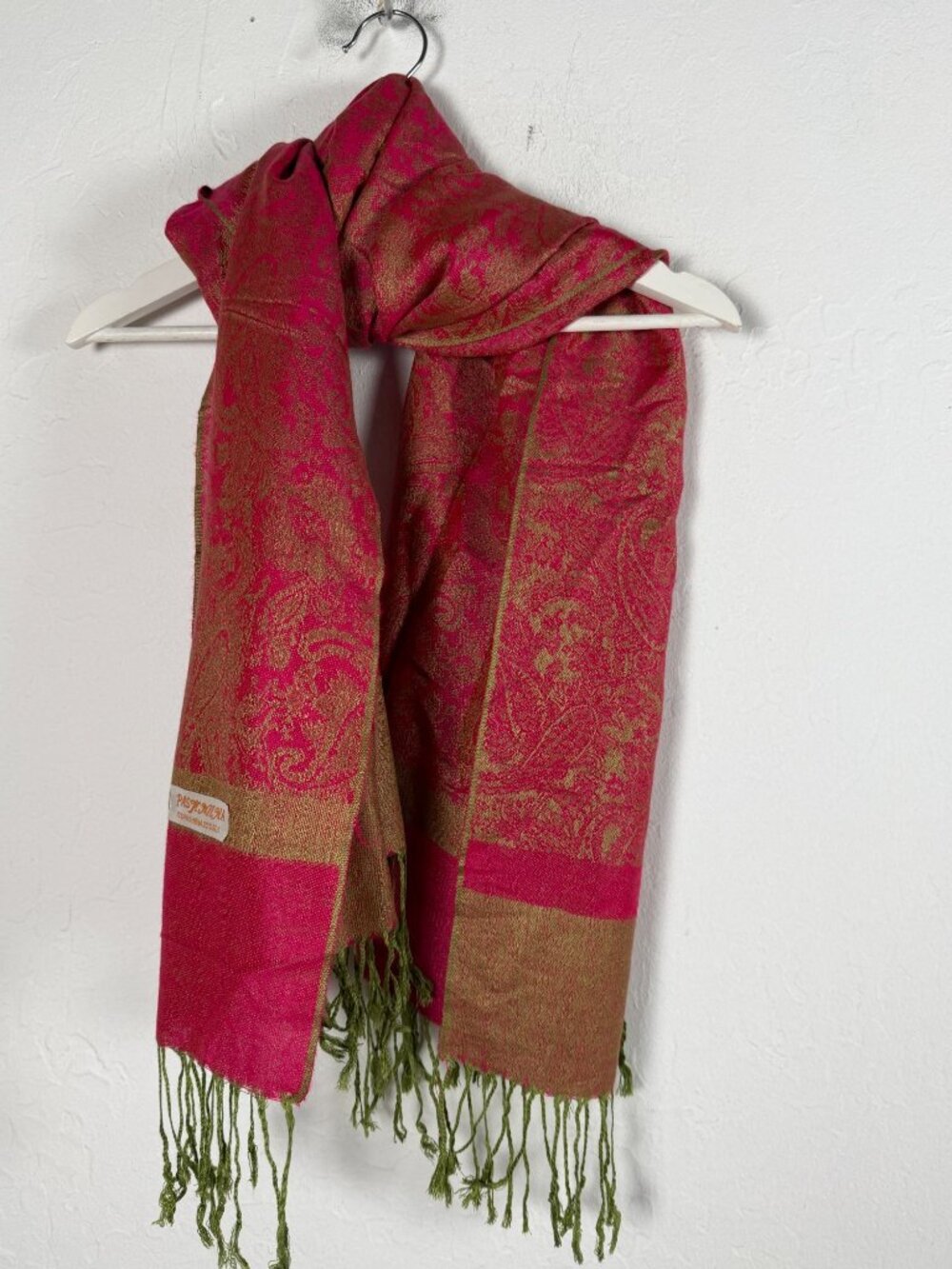Pashmina Silk Jacquard Scarf Fuchsia Pink Gold Paisley 70x28 Fringe Trim